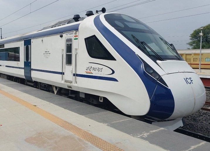 WEST BENGAL’S FIRST VANDE BHARAT EXPRESS : WILL REACH NEW JALPAIGURI IN ...