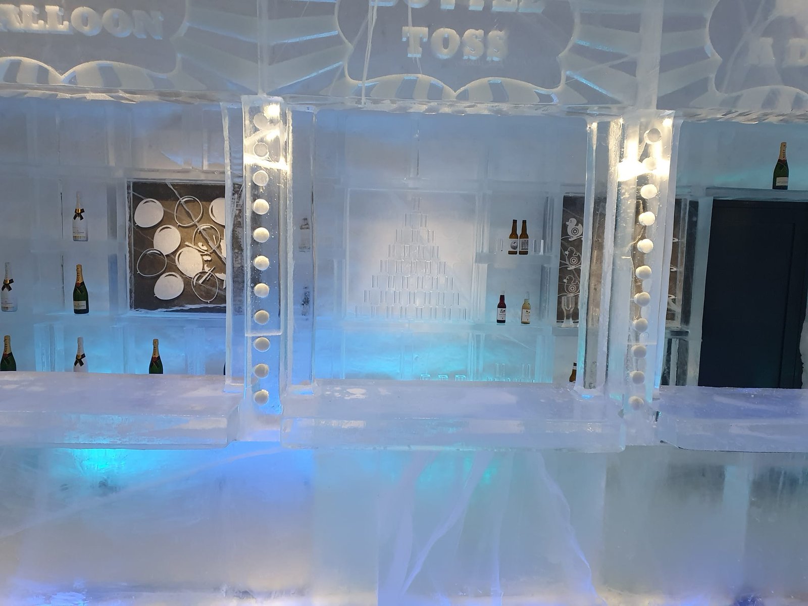 TRAVELOGUE EXPLORE FINNISH LAPLAND EUROPE S LAST GREAT WILDERNESS   Bar At Ice Hotel 